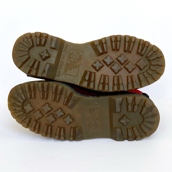 VINTAGE DR. MARTENS RED VELVET ORIGINAL 1460 ANKLE BOOTS - Picture 9 of 13